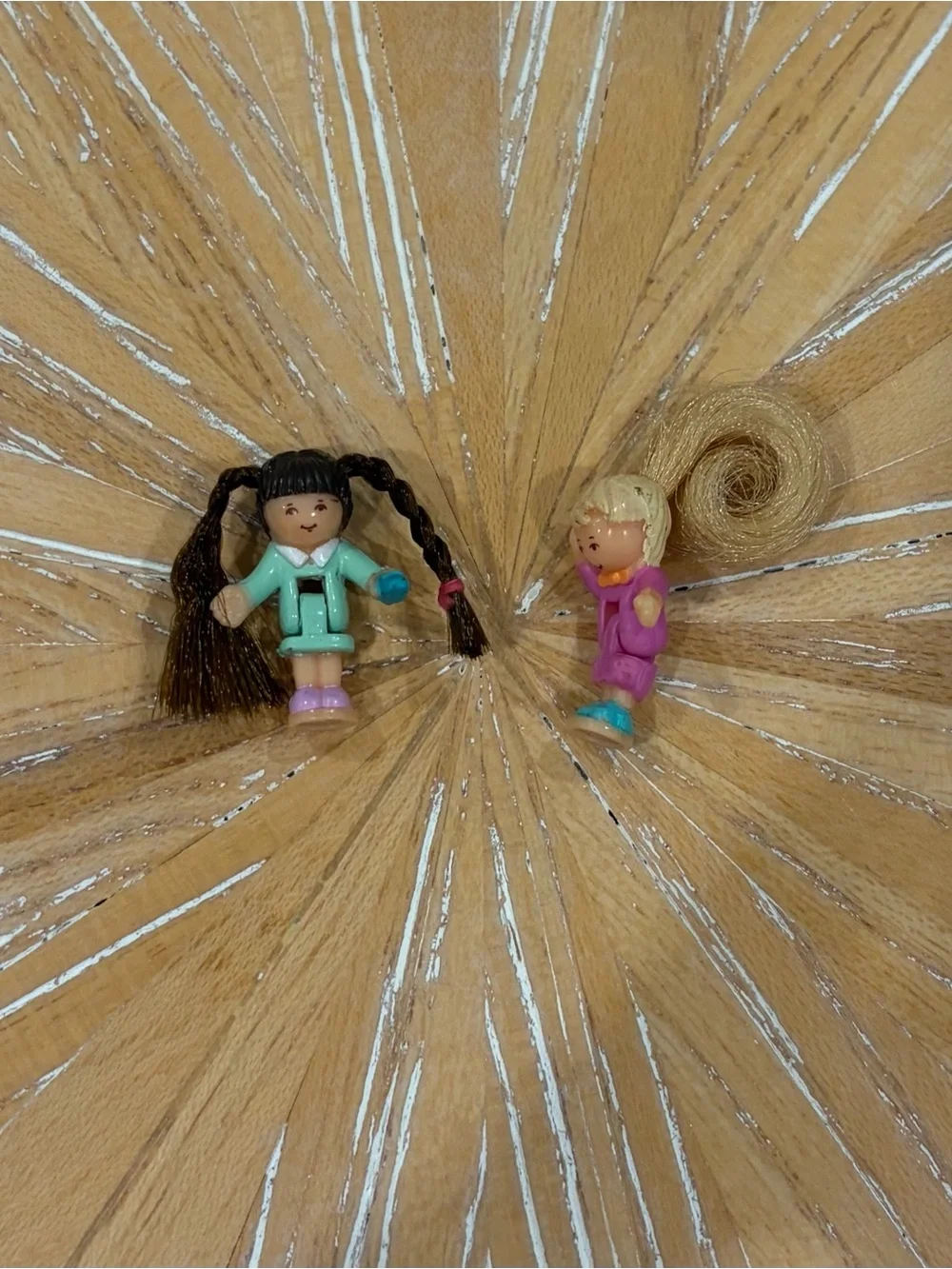 Set of 1995 Polly Pocket Comb 'n Curl Salon dolls x2